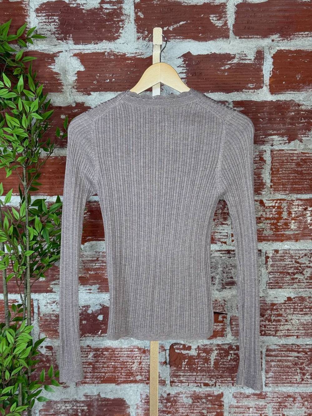 NEW BE COOL the scalloped theory sweater in mocha - Picture 3 of 3